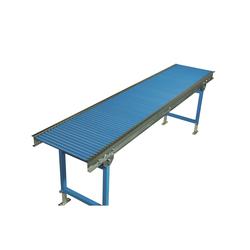 Small roller conveyor with plastic rollers